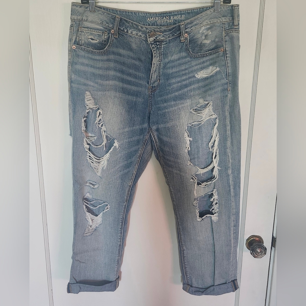 American Eagle Tomgirl super distressed size 16 jeans